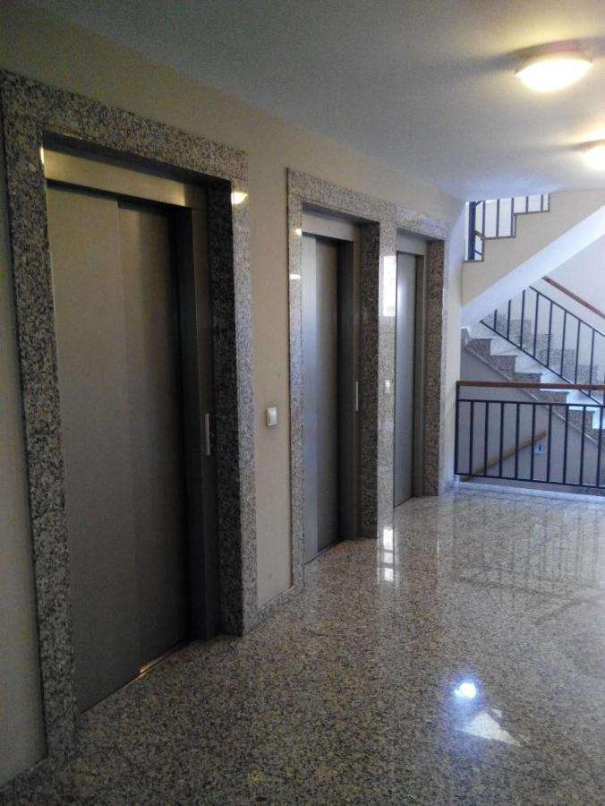 Apartamento Mota-2 Huca-Los Prados; Parking Y Wifi Gratis Οβιέδο Εξωτερικό φωτογραφία